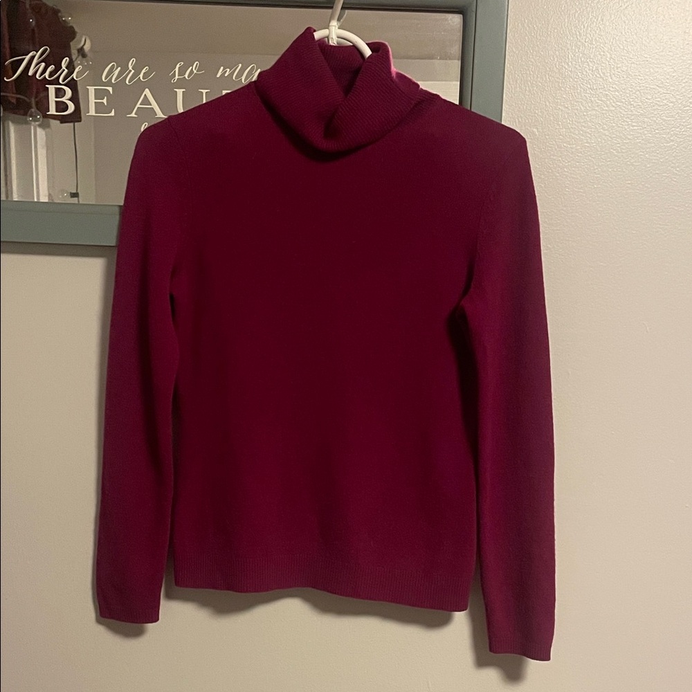 Bloomingdale's 100% Cashmere turtleneck Sweater size S